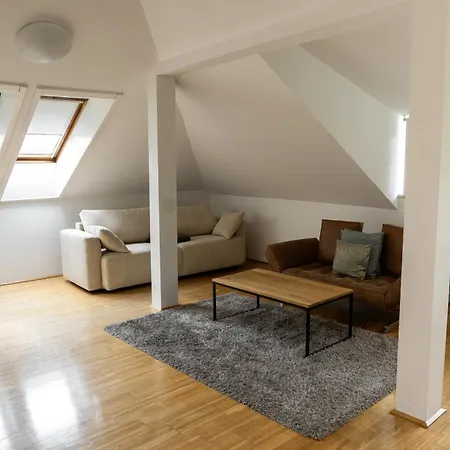 Moderne Dachgeschosswohnung Zentral By Seebnb