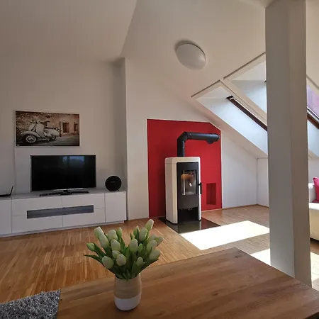 شقة Moderne Dachgeschosswohnung Zentral By Seebnb فيلدين ام ورثرسي