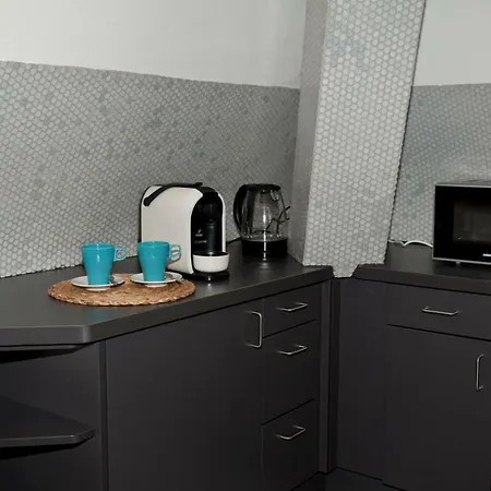Apartment Moderne Dachgeschosswohnung Zentral By Seebnb Velden am Woerthersee