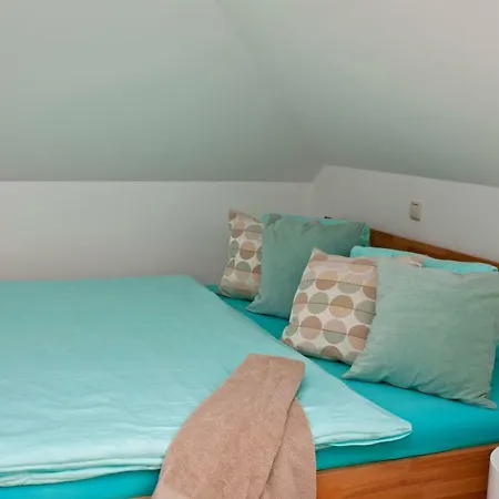 Moderne Dachgeschosswohnung Zentral By Seebnb * Velden am Woerthersee